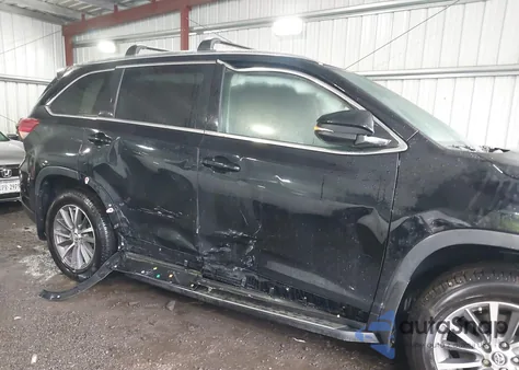 2018 Toyota Highlander Se/Xle из США, поврежденный, VIN 5TDJZRFH5JS561076